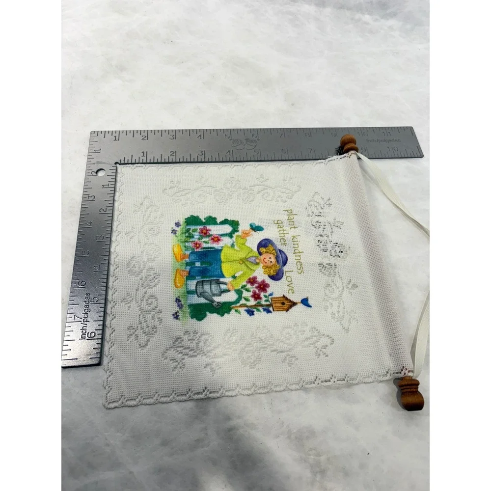 Vintage Heritage‎ Lace Plant Kindness Gather Love Wall Hanging Banner Off-White